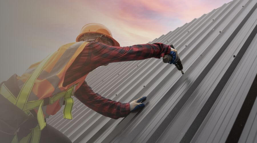 Professional gutter cleaning in Sylmar, CA